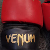 دستکش بوکس فوم ونوم venum رنگ قرمز